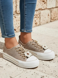 светло-коричневый