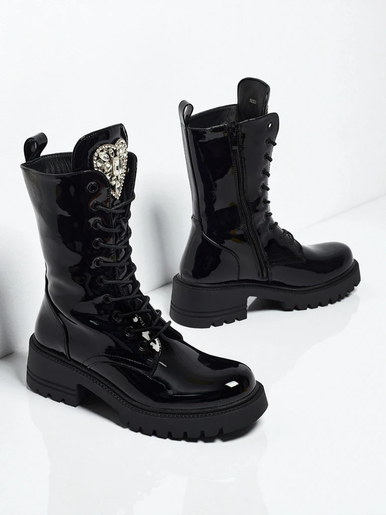 Lakieruoti šnuoruojami moteriški aulinukai Emelune