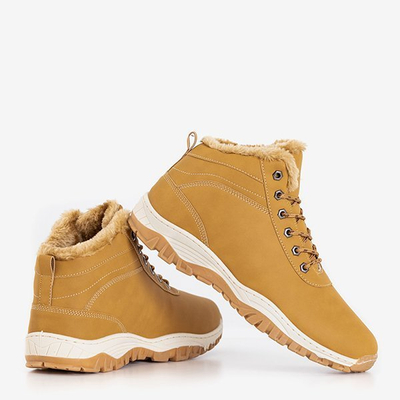 Izoliuoti vyriški kupranugario „Radomirio“ žygio batai - Avalynė