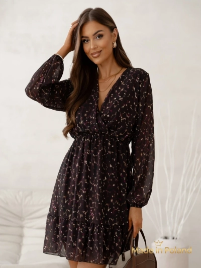 Royalfashion Raštuota moteriška mini suknelė su raukiniais ir užsegama priekyje