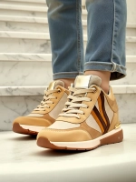 коричневый