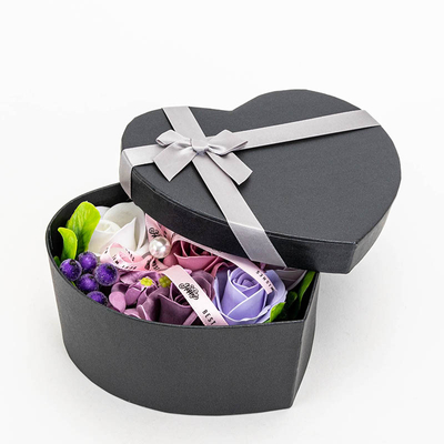 Фиолетовые цветы в коробке Flowerbox