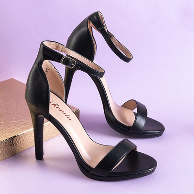 Juodi moteriški sandalai ant kulno Fibi - Avalynė