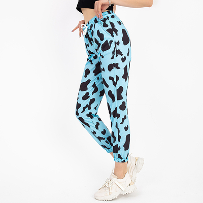 Синие спортивные штаны