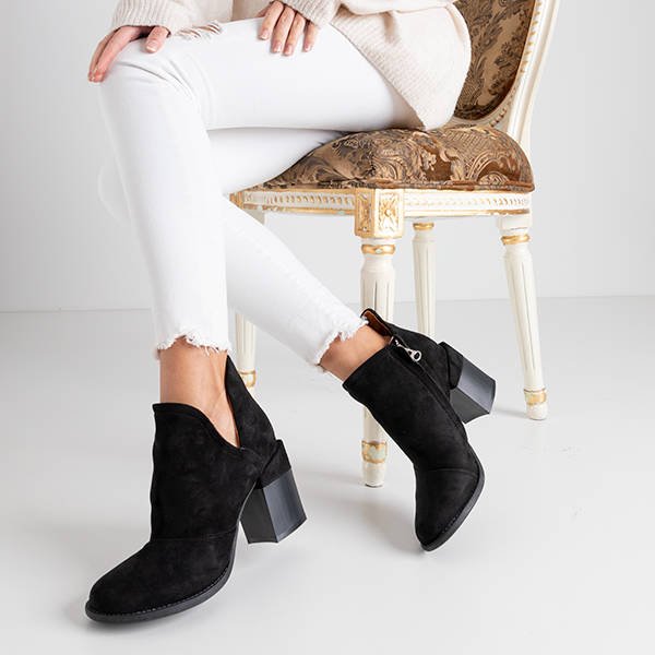 Черные женские ботильоны с вырезами из Намибии - Обувь