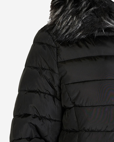 Juoda moteriška dygsniuota striukė su gobtuvu ir kailiu- Apranga