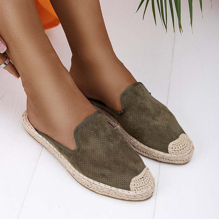 Женские шлепанцы зеленого цвета Courine