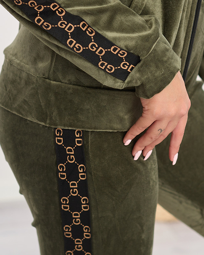 Moteriško sportinio kostiumo komplektas su žaliomis juostelėmis - Drabužiai