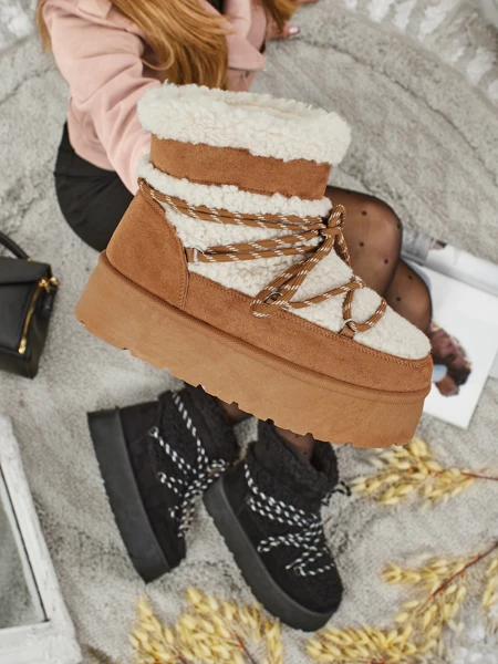 Moteriški a'la aulinukai Danira