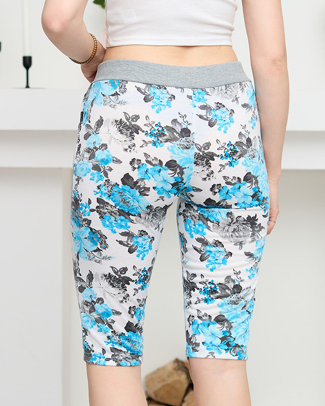 Balti ir mėlyni moteriški 3/4 gėlių šortai PLIUS DYDIS - Drabužiai