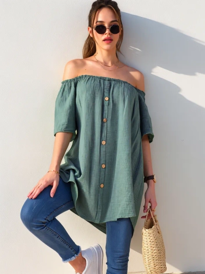 Женская блузка из хлопка в испанском стиле с декоративными пуговицами