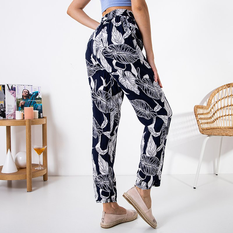 Темно-синие женские брюки с растительным узором