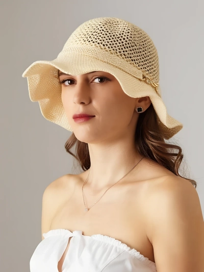 Royalfashion Moteriška skrybėlė su banguotu kraštu Wave Breeze
