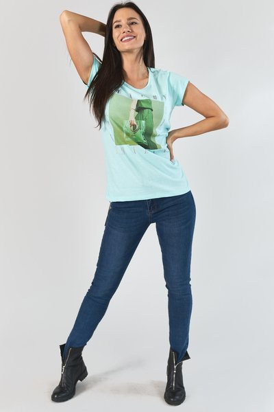 Miętowy t-shirt damski z nadrukiem - Odzież
