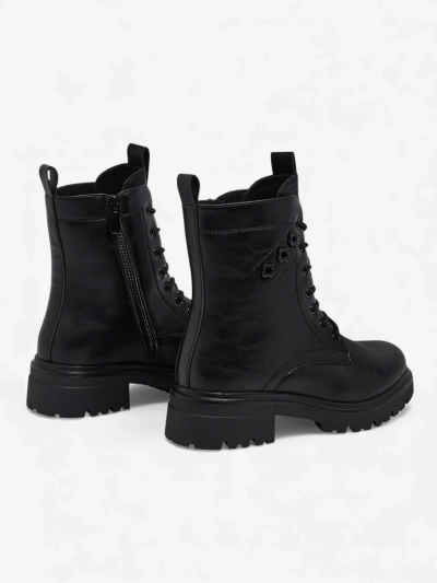 Eko odos aulinukai suvarstomi Nometa