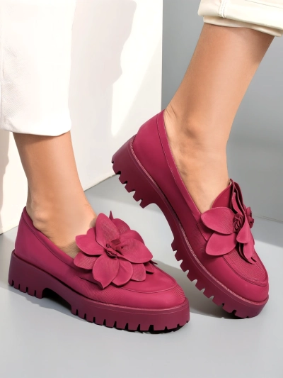 Женские лоферы Royalfashion из экозамши с цветком Floverse