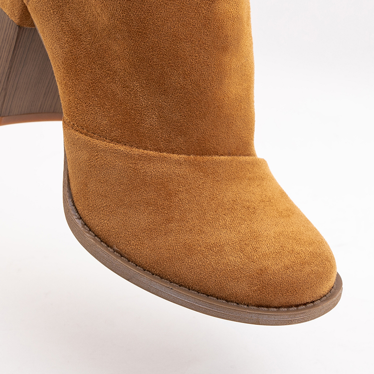 Коричневые женские ботильоны с вырезами Plinara