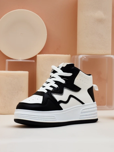 Royalfashion Высокие женские спортивные туфли Quiedy