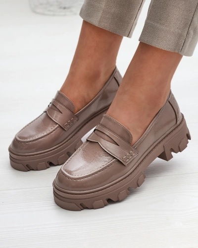 Šviesiai rudi lakuoti mokasinai tvirtu padu Desila - Avalynė