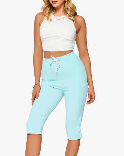 Светло-голубые тканевые женские шорты длиной 3/4- Одежда