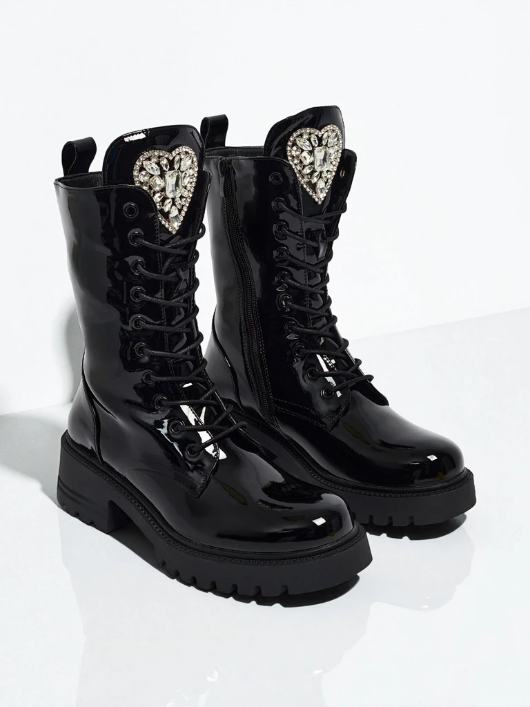 Lakieruoti šnuoruojami moteriški aulinukai Emelune