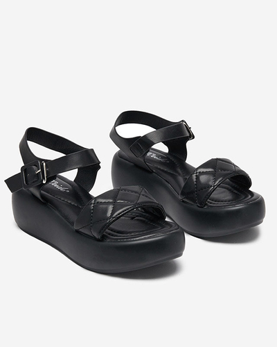 Женские стеганые босоножки на танкетке из экокожи черного цвета Baloui. Обувь