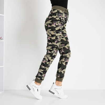 Женские спортивные брюки с камуфляжной изоляцией - Одежда