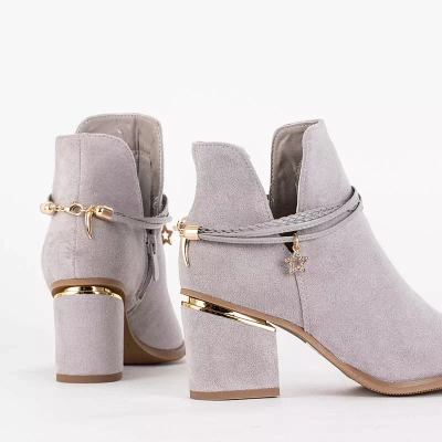 OUTLET Серые женские сапоги на шпильке Sheea - Обувь