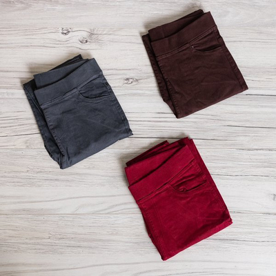 Damskie tregginsy w kolorze bordowym - Odzież