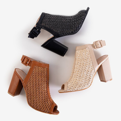 Светло-коричневые женские босоножки на каблуке Tairi