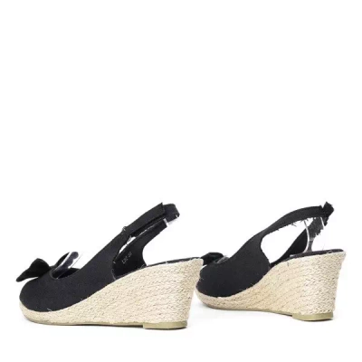 OUTLET Черные босоножки на танкетке с бантом Belva - Обувь