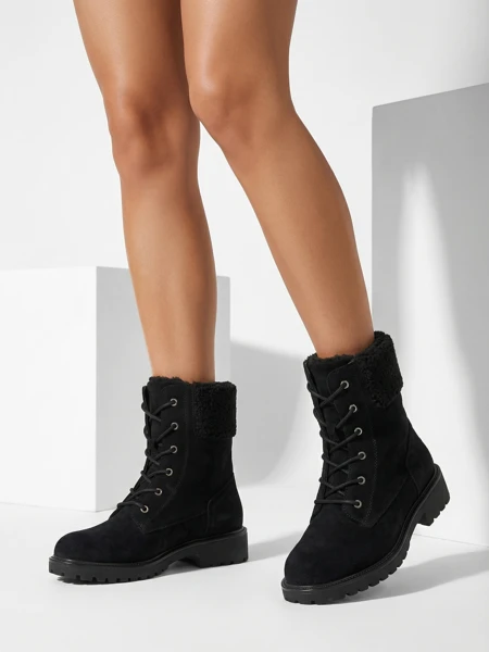Женские замшевые ботинки на шнуровке Trevolla