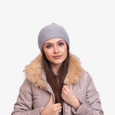 Серая женская шапка
