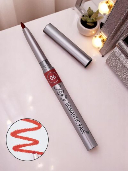 Lūpų pieštukas spalvos „Strawberry Mousse“