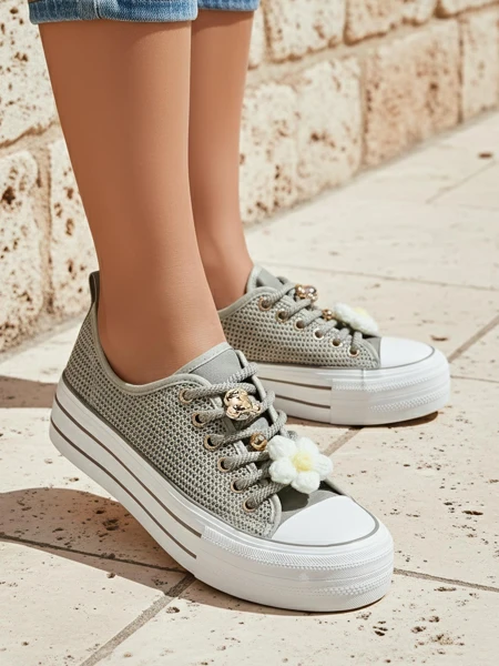 Royalfashion moteriški perforuoti kedai su dekoracijomis Osdo