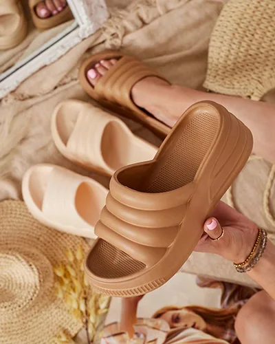 Royalfashion Женские резиновые шлепанцы Kooli