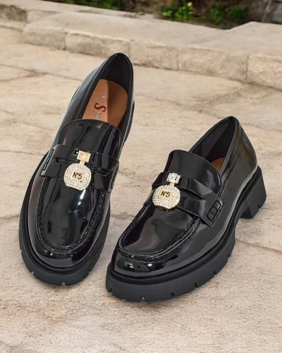 Royalfashion Женские лакированные мокасины Bemies