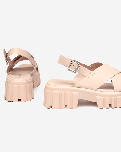 OUTLET Šviesiai rožinės spalvos moteriškos basutės ant masyvaus Otida pado - Avalynė