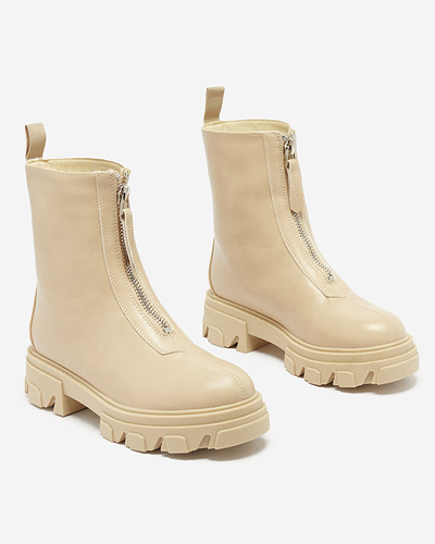 Женские бежевые сапоги на плоском каблуке Desoo - Обувь