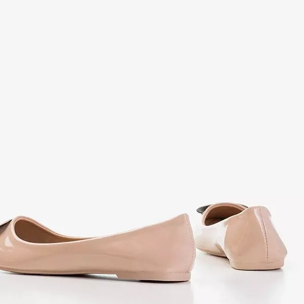 OUTLET Smėlio spalvos lakuotos balerinos su širdele Monzie - Batai