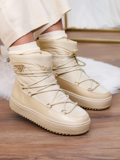 Royalfashion Женские сапоги-слипы a'la snow boots бежевого цвета Vevnose