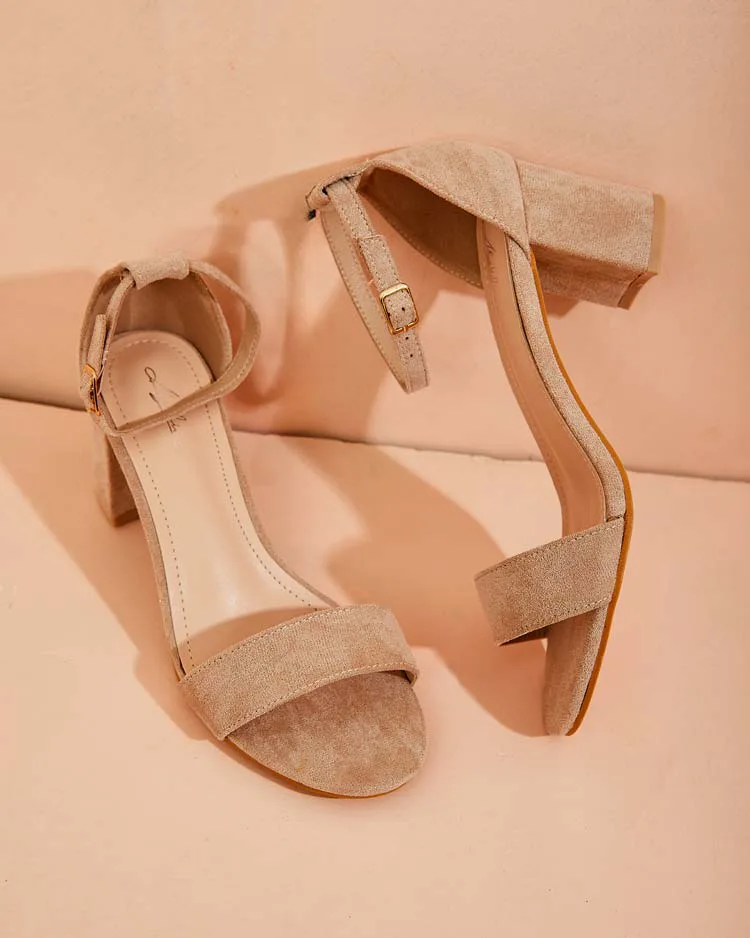 Royalfashion Женские сандалии-столбики Notrit