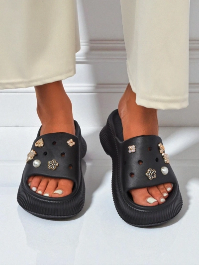 Royalfashion Женские резиновые шлепанцы с декорациями Slash Glam