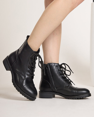 Juodi moteriški suvarstomi plokščiakulniai batai iš Verasi - Avalynė