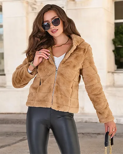 "Royalfashion" Šviesiai ruda moteriška kailinė striukė