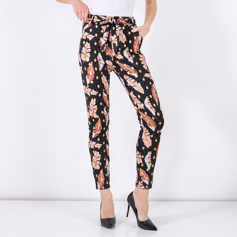 Moteriškos juodos plunksnos - drabužiai