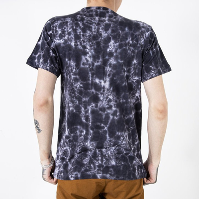 Черная мужская футболка с принтом