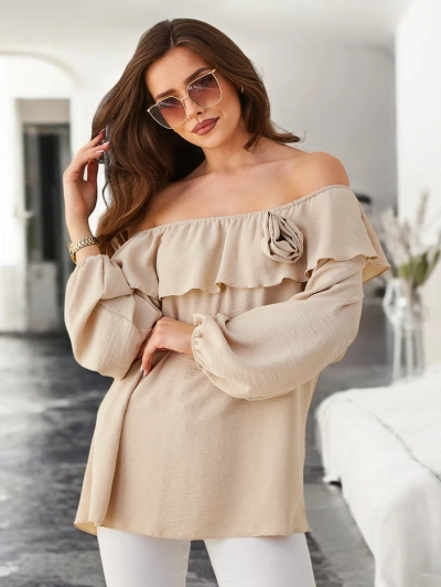 Royalfashion Moteriška bluzonė a la Ispaniška su volanais ir gėle