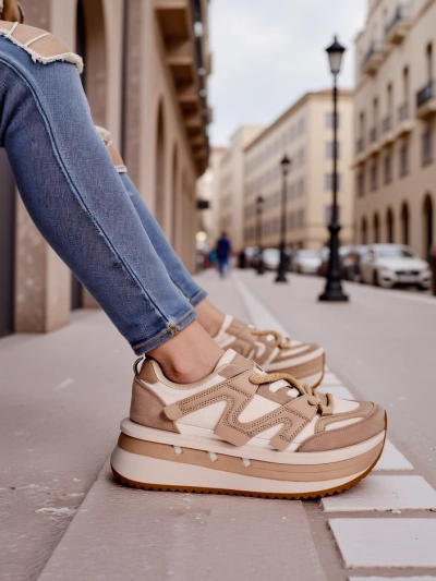 Спортивные кроссовки на платформе для женщин Royalfashion Eviger