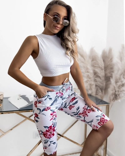 Бело-розовые женские шорты 3/4 с принтом PLUS SIZE - Одежда